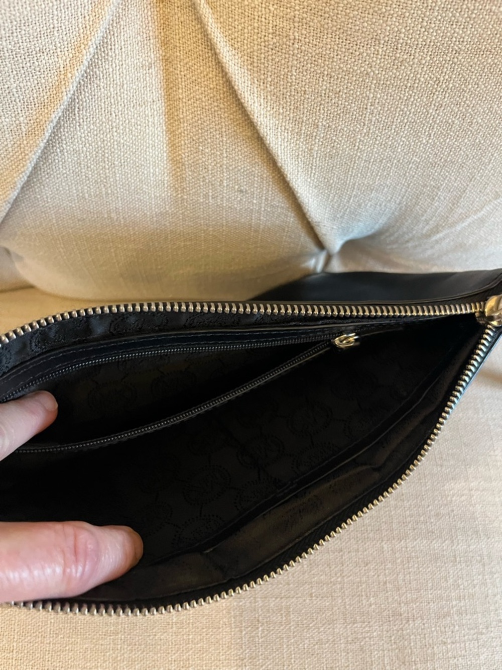 Michael Kors Lg Black Studded Wristlet Clutch Luxe Leather Zip Silver Hardware - Picture 7 of 13